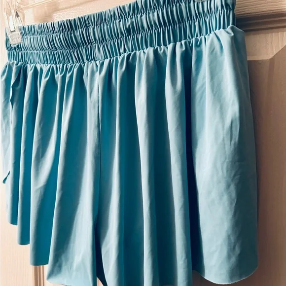 Pretty Blue Shorts w/Butterfly Ruffled Hem - Picture 2 of 5